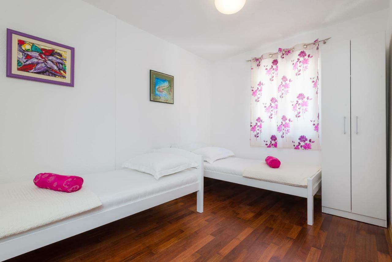 Apartments Nada Bol Eksteriør billede