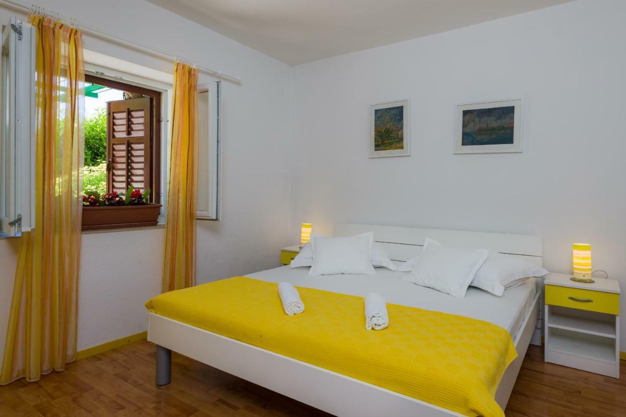 Apartments Nada Bol Eksteriør billede