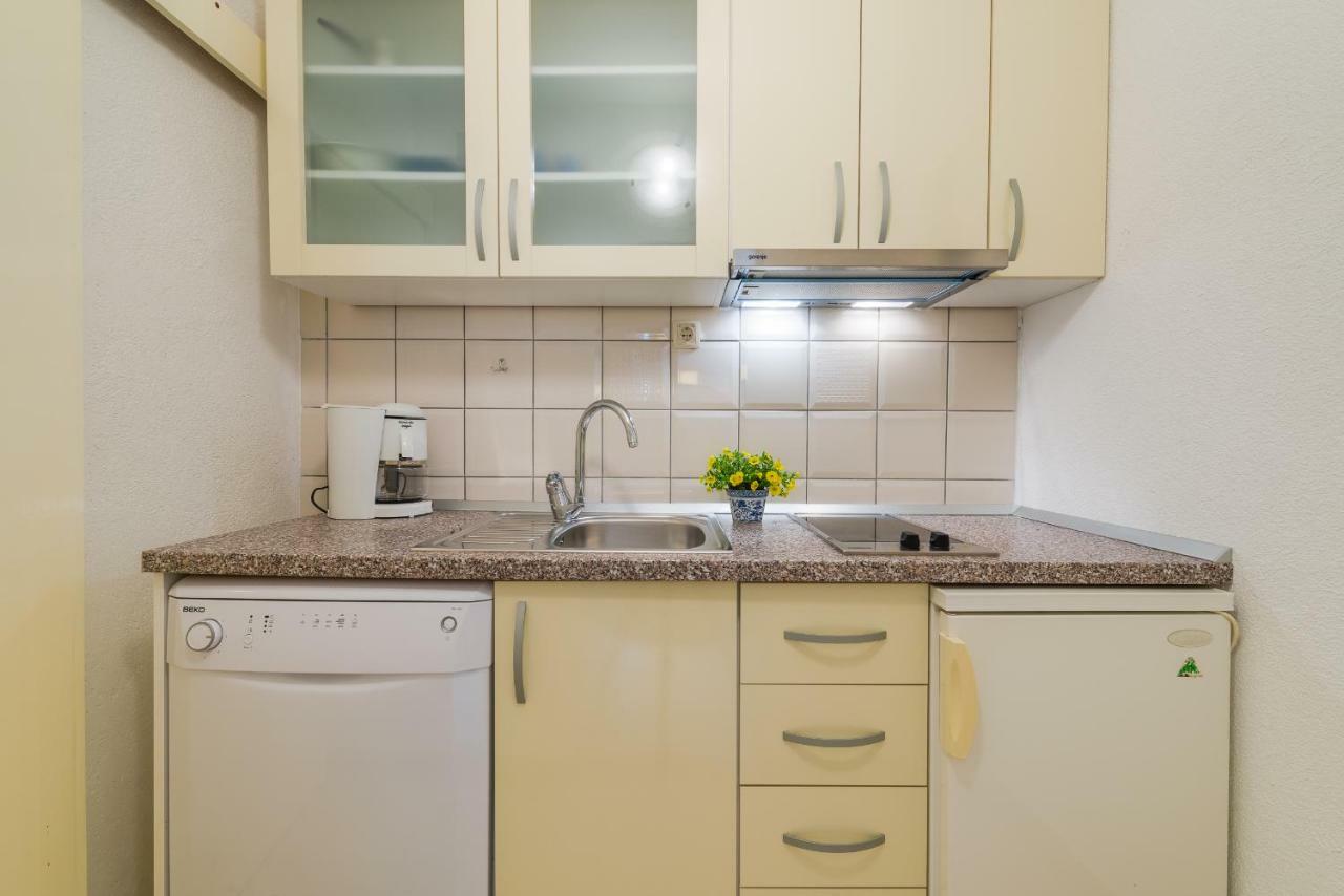 Apartments Nada Bol Eksteriør billede