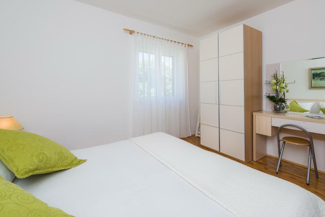 Apartments Nada Bol Eksteriør billede